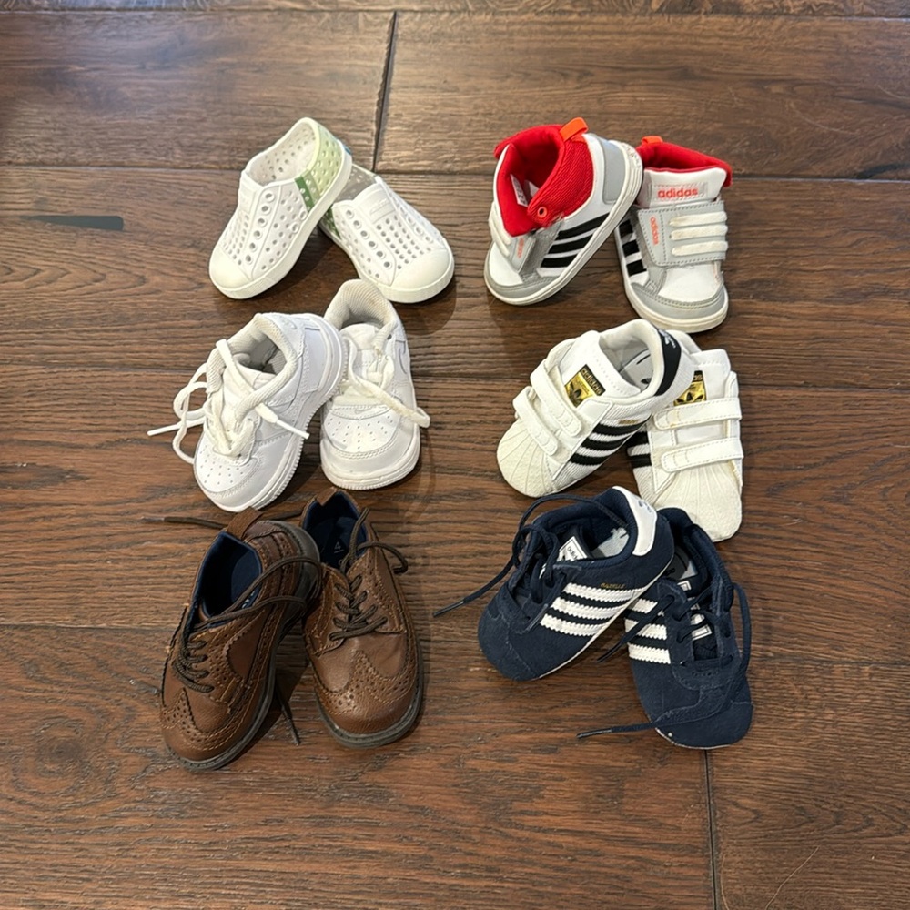 6 pairs of Baby/Walker shoes - Size 4